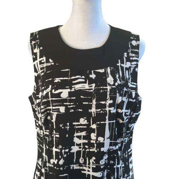 AB Studio Black & White Abstract Print Sleeveless Sheath Dress - Picture 3 of 5
